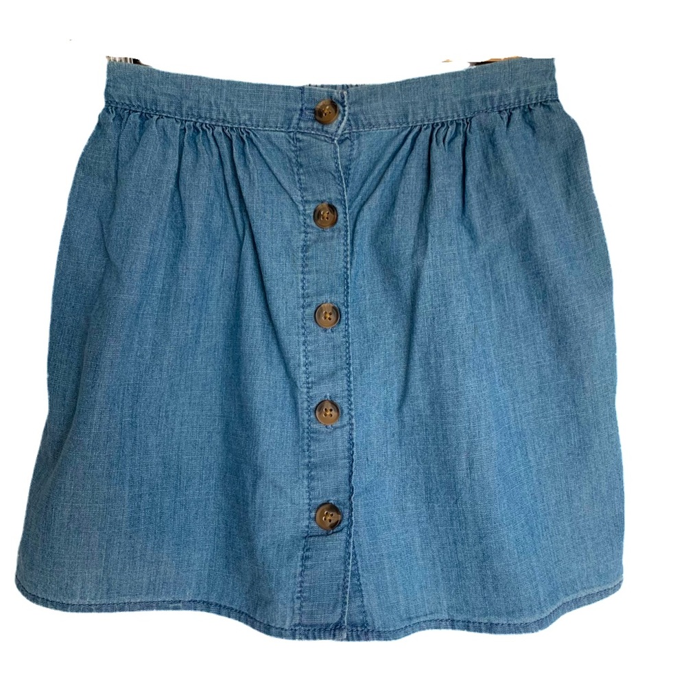 H&M Denim colored buttoned skirt. Blue denim. 7-8
